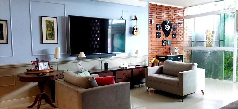 Casa Modernista | Piscina Climatizada y Spa | 5 Suites | Lag
