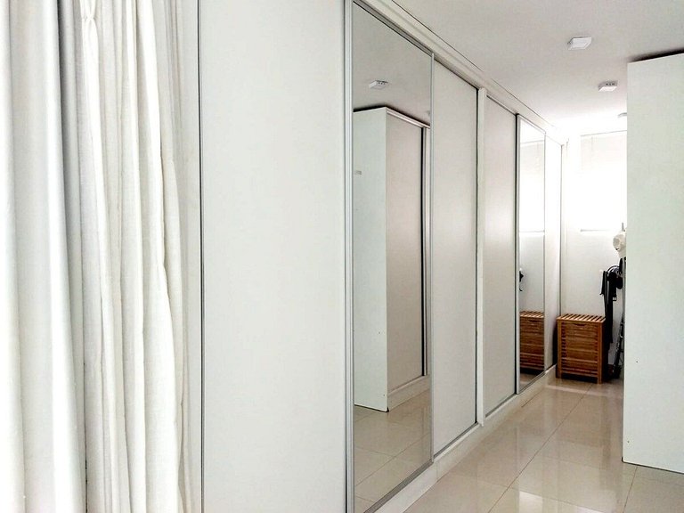 Casa Modernista | Piscina Climatizada y Spa | 5 Suites | Lag