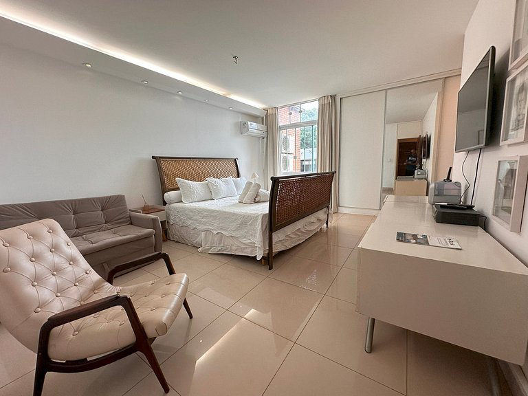 Casa Modernista | Piscina Climatizada y Spa | 5 Suites | Lag