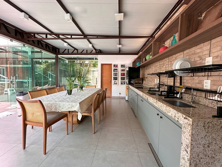 Casa Modernista | Piscina Climatizada y Spa | 5 Suites | Lag