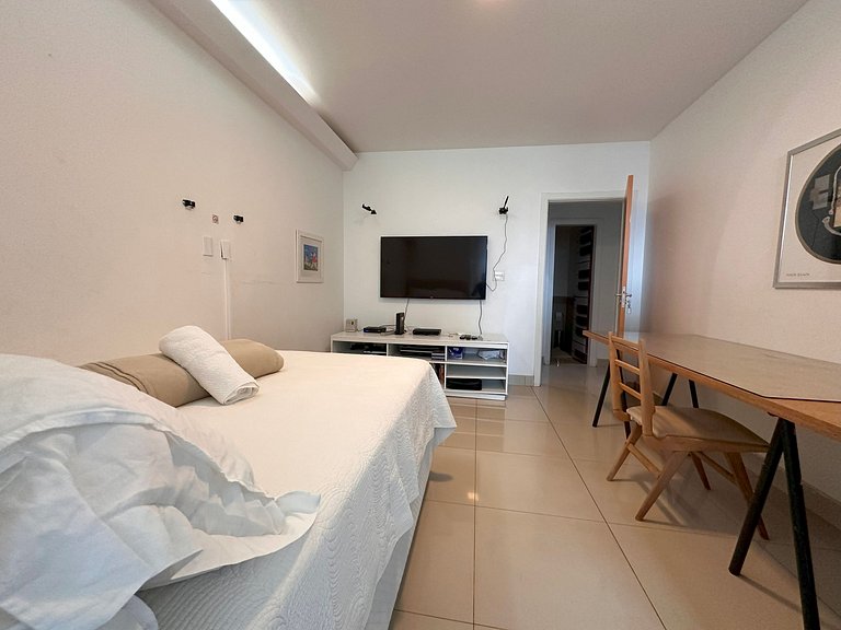 Casa Modernista | Piscina Climatizada y Spa | 5 Suites | Lag