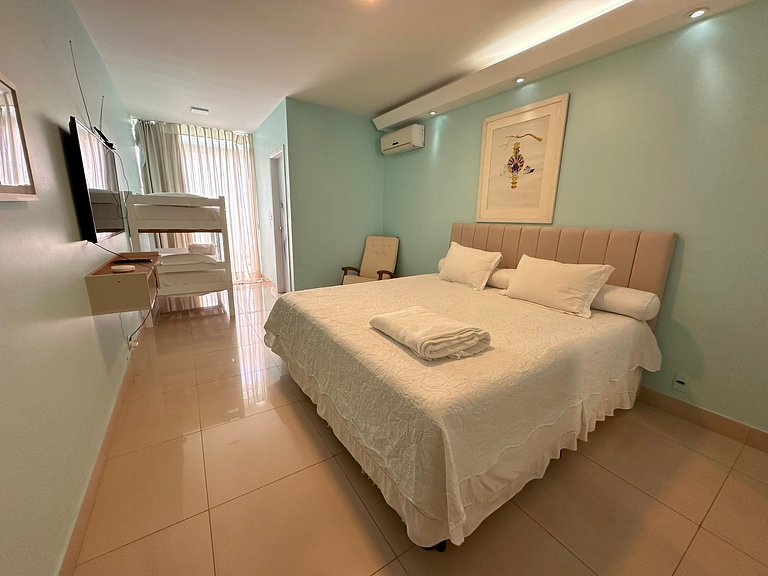 Casa Modernista | Piscina Climatizada y Spa | 5 Suites | Lag