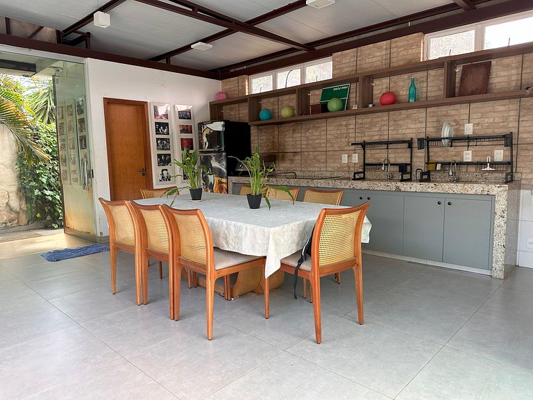 Casa Modernista | Piscina Climatizada y Spa | 5 Suites | Lag