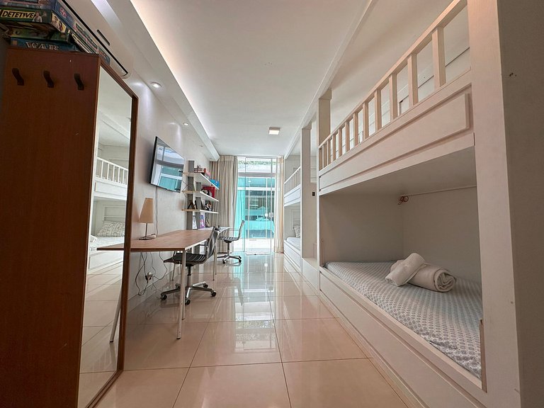 Casa Modernista | Piscina Climatizada y Spa | 5 Suites | Lag