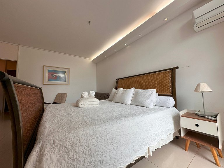 Casa Modernista | Piscina Climatizada y Spa | 5 Suites | Lag