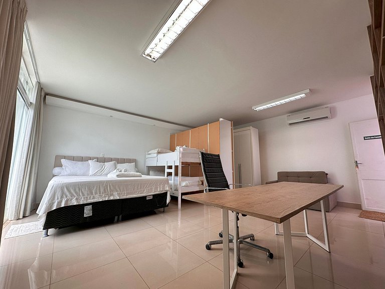 Casa Modernista | Piscina Climatizada y Spa | 5 Suites | Lag