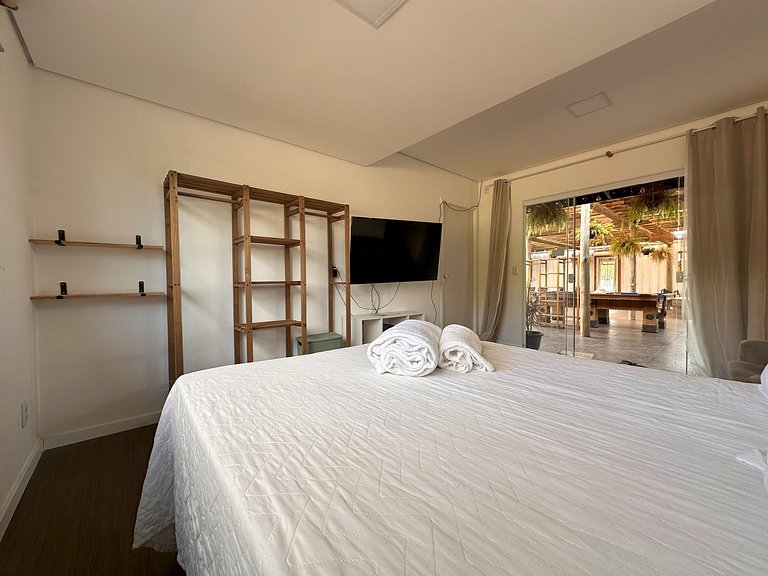 Villa Kubitschek | 4-Suite Villa, Heated Pool & Jacuzzi | La